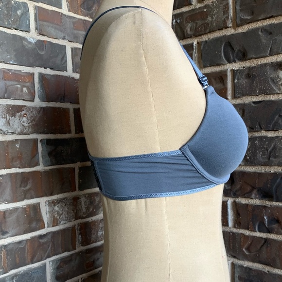 2 FOR $25 NWOT Victoria's Secret Bra Grey Sequin Front Clasp - 32C - Picture 2 of 6